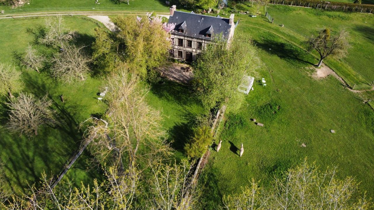 Le Petit Manoir De La Vernelle Bed & Breakfast Fourmetot Exterior photo